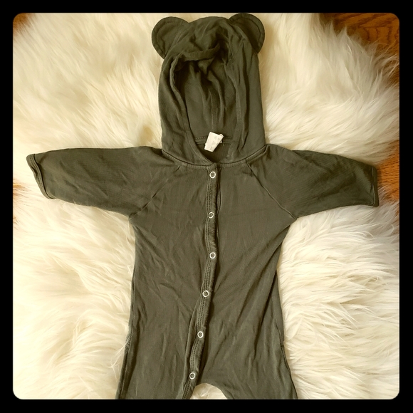 Kate Quinn Evergreen Bear Footie - NB - Picture 1 of 3